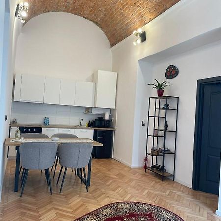 Central Apartment With 2 Bedrooms And 2 Bathrooms أرادايا المظهر الخارجي الصورة