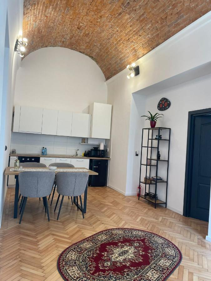 Central Apartment With 2 Bedrooms And 2 Bathrooms أرادايا المظهر الخارجي الصورة