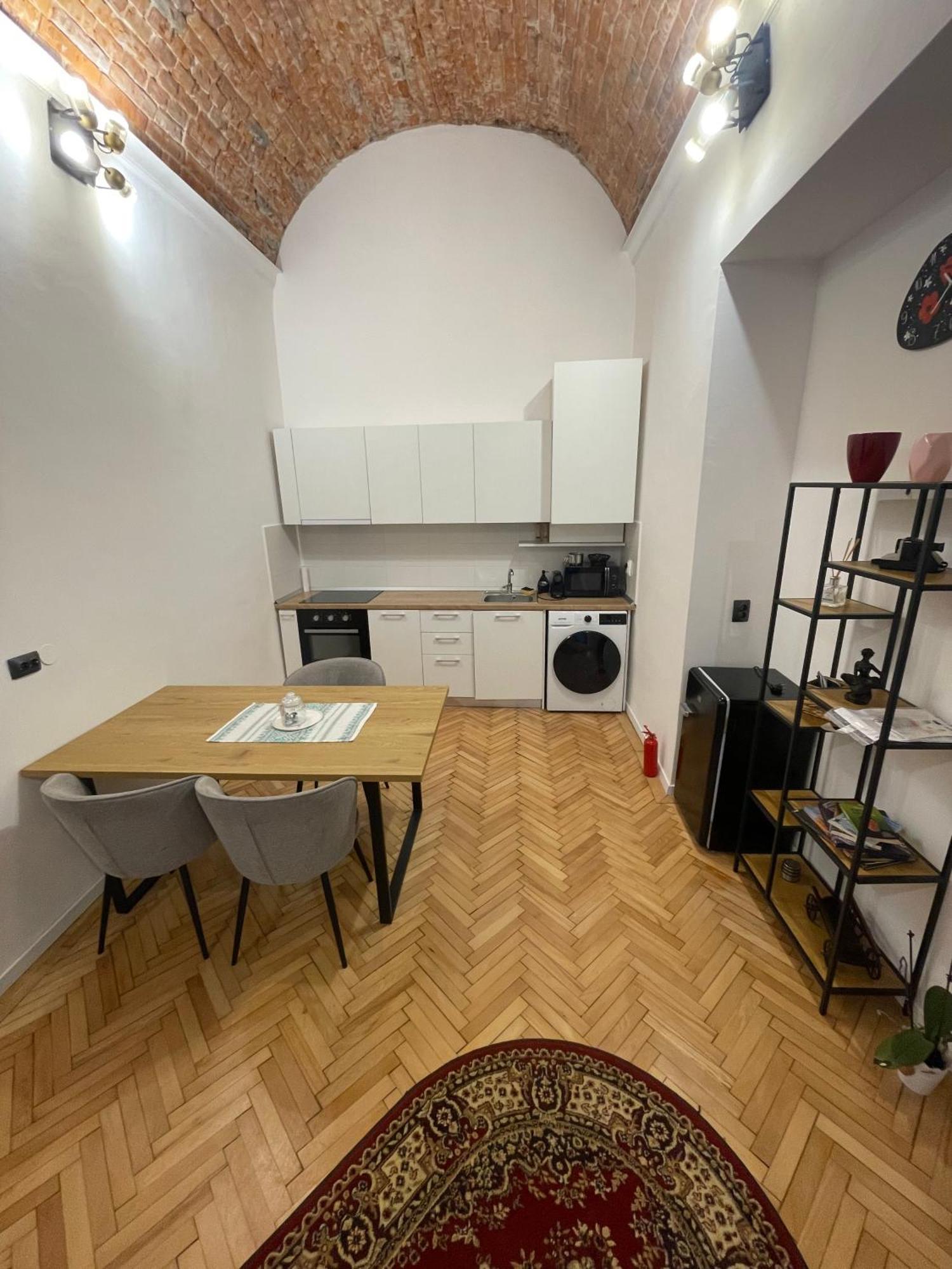 Central Apartment With 2 Bedrooms And 2 Bathrooms أرادايا المظهر الخارجي الصورة